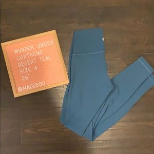 Lululemon Wunder Under 28”